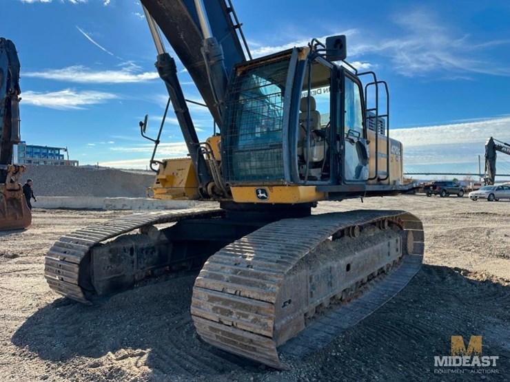 2015-deere-470g-lc-image-3