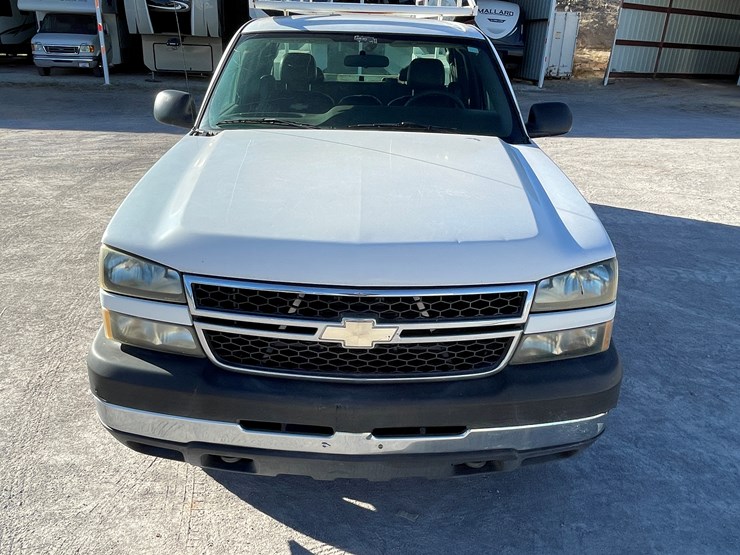 2007-chevrolet-silverado-2500-image-26