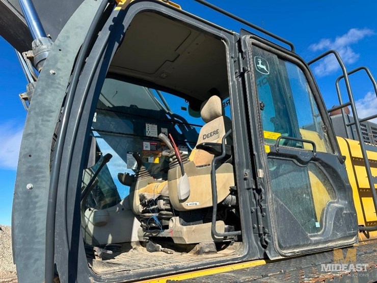 2015-deere-470g-lc-image-34