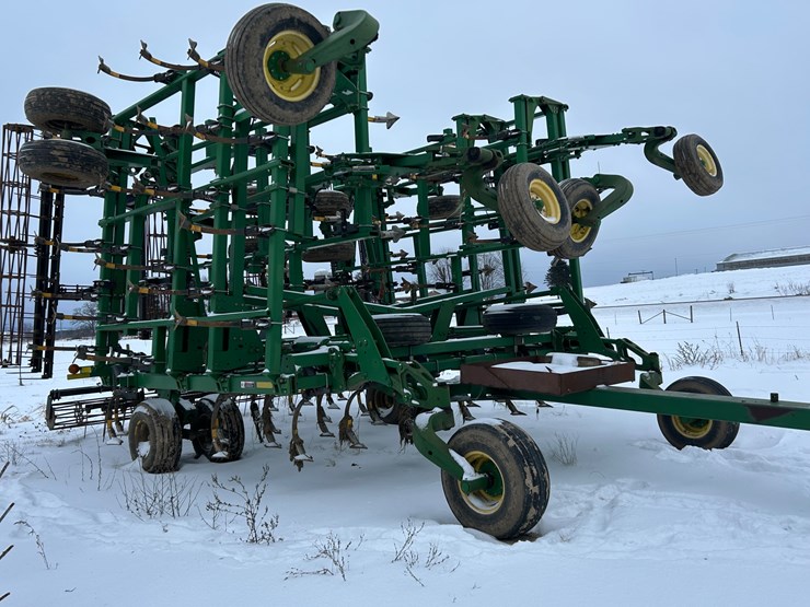 john-deere-2210-image-2