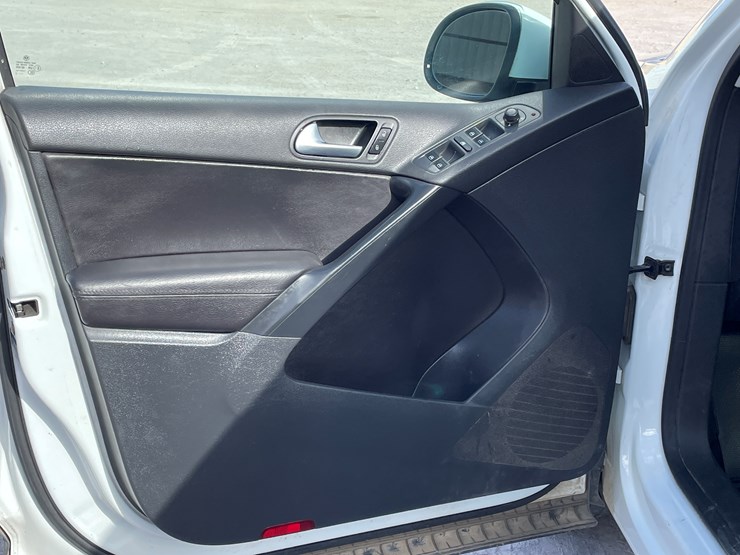 #3-•-volkswagen-tiguan-(nm-title-in-delay)-image-42