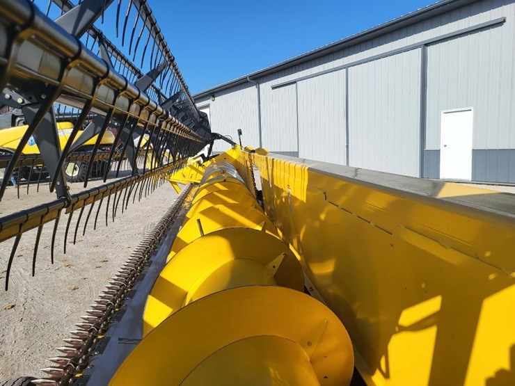 new-holland-74c-image-12