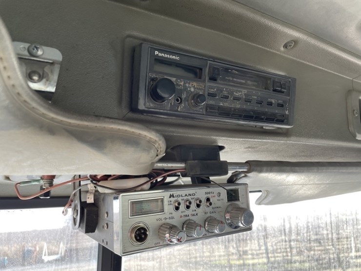 1988-peterbilt-379-image-35