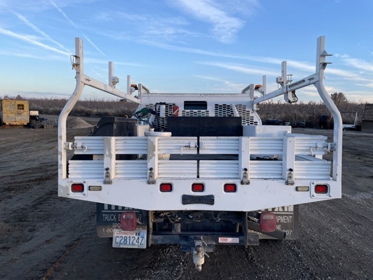 2022-ford-f350-xl-image-4