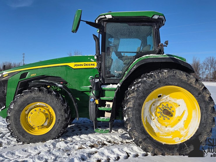 john-deere-8r-250-image-8