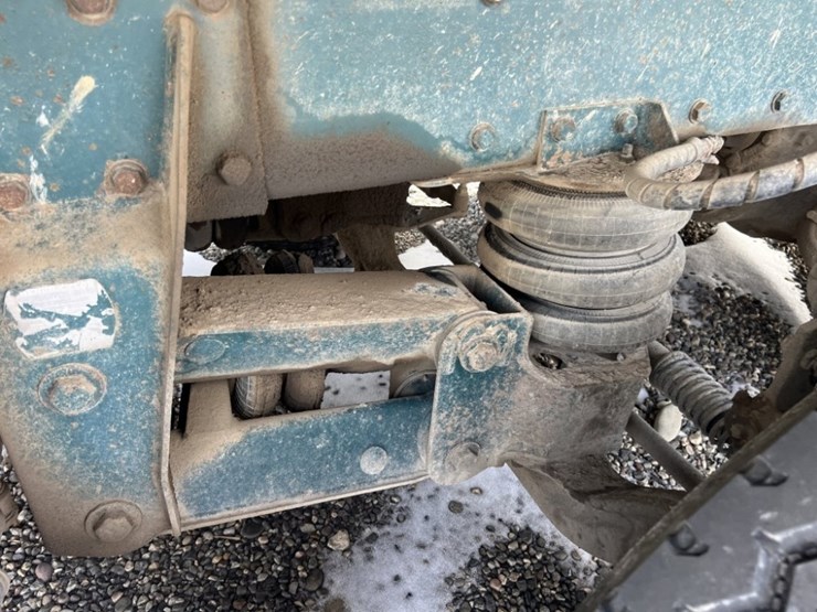 1998-peterbilt-379-image-16