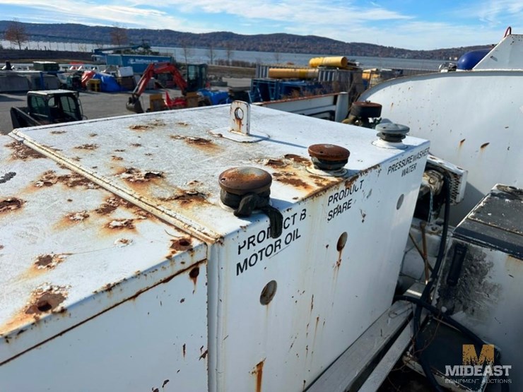 2004-peterbilt-pb335-fuel/lube-truck-xx65317-image-14