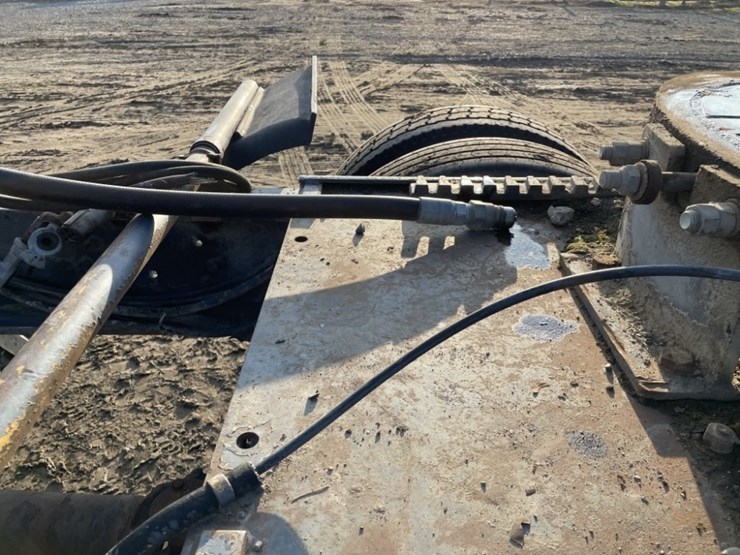 peterbilt-358-image-19