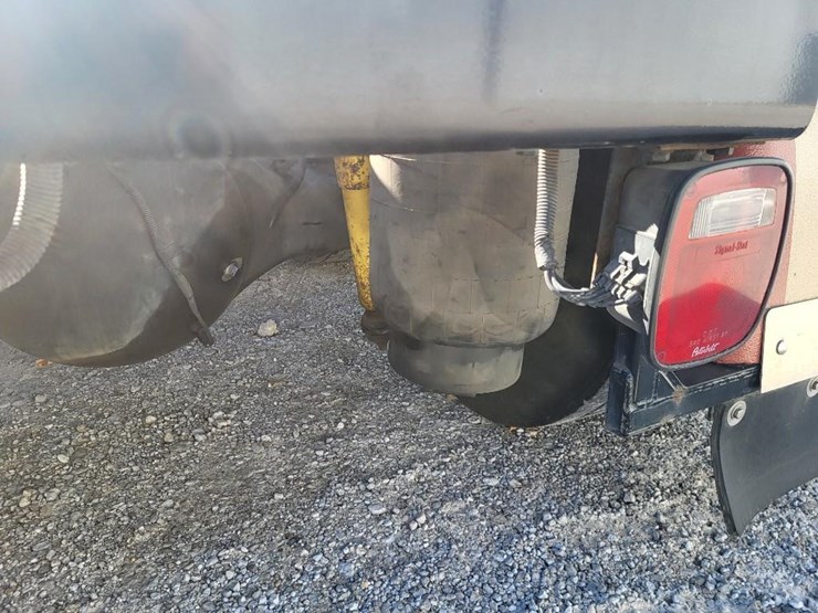 peterbilt-389-image-30