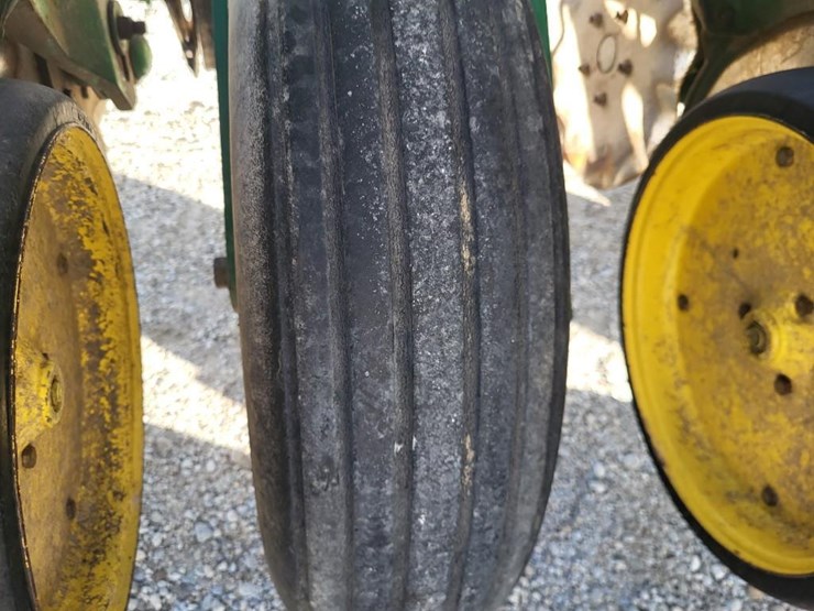 john-deere-7200-image-25