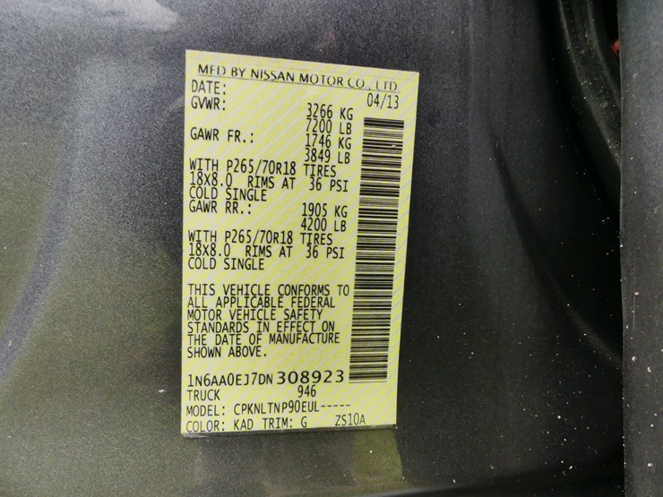 2013-nissan-titan-image-16