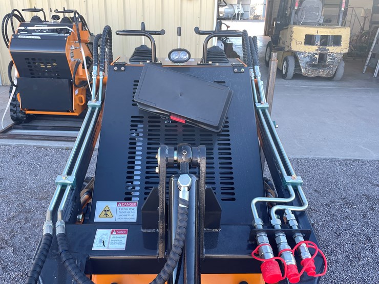 #225-•-mini-skid-steer-loader-image-5