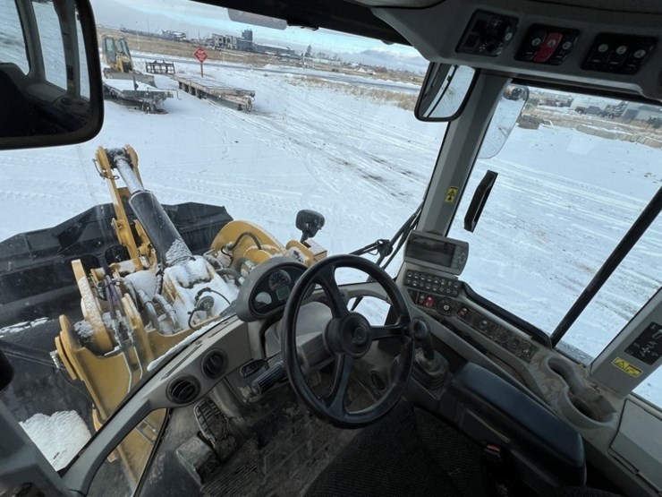 2014-caterpillar-930k-image-30