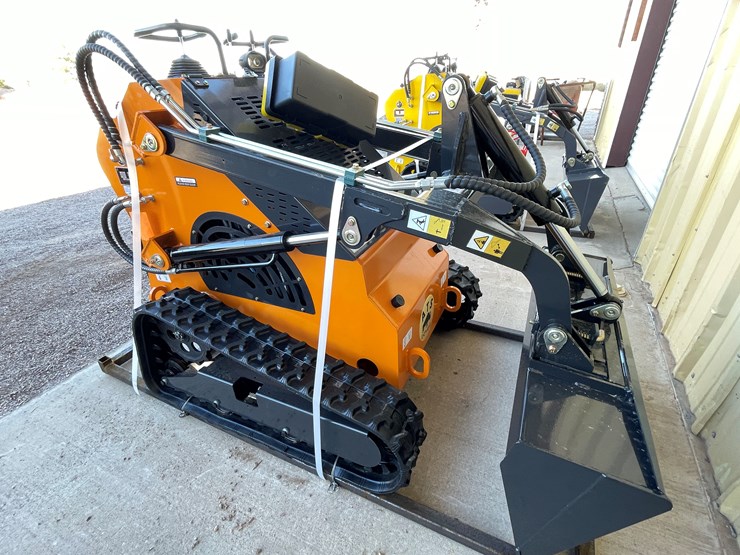 #226-•-mini-skid-steer-loader-image-30