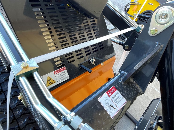 #226-•-mini-skid-steer-loader-image-29