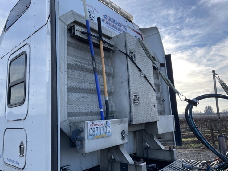 2010-kenworth-t800-image-26