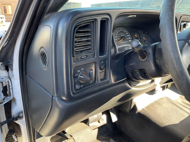 2007-chevrolet-silverado-2500-image-68