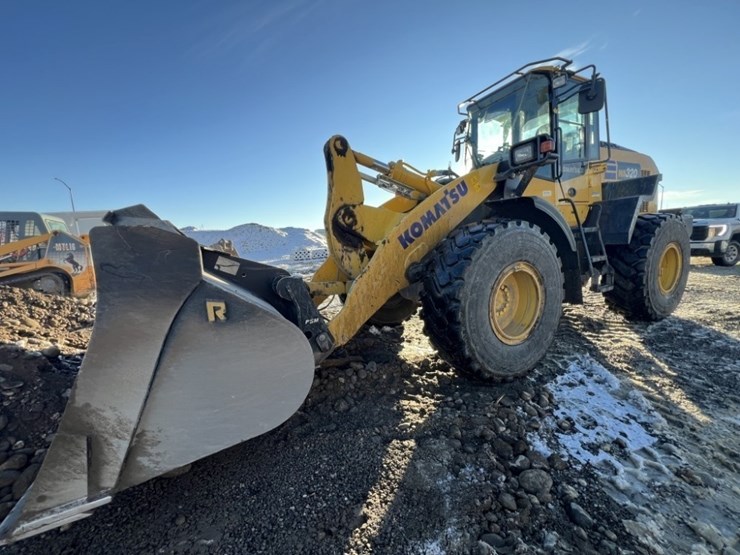 komatsu-wa320-image-1