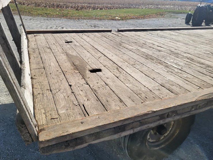 hay-wagon-w/running-gear-image-22