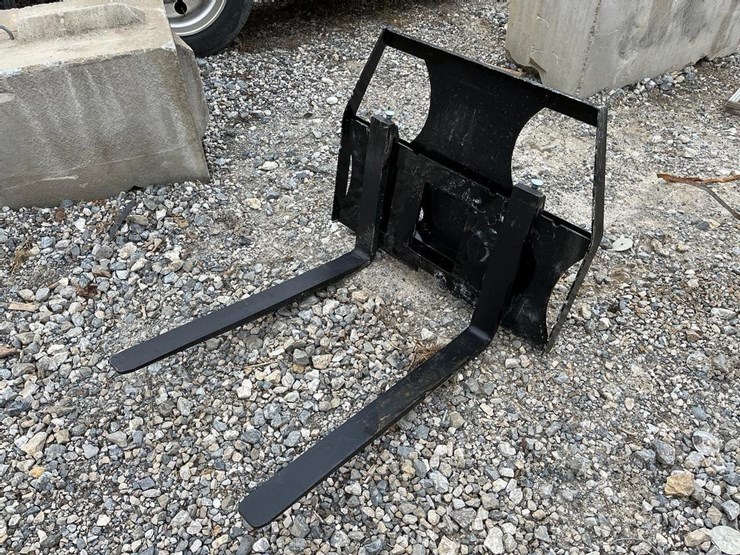 kit-container-36"-mini-universal-attach-fork-frame-w/-42"-forks-image-1