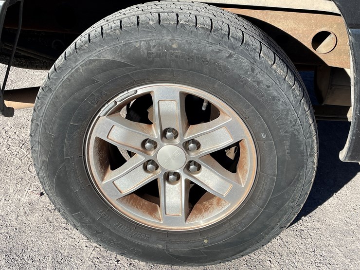 #5-•-2003-chevy-silverado-truck-(has-az-title)-image-15