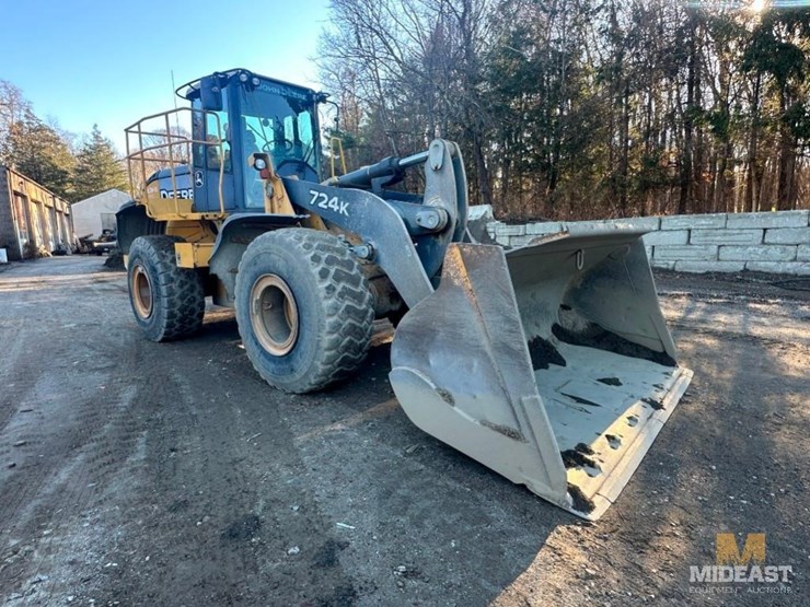 2012-deere-724k-image-10