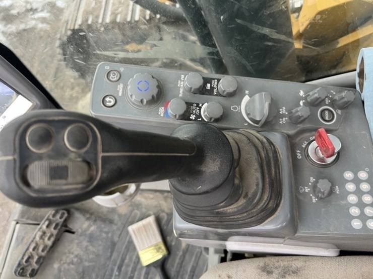 deere-345g-lc-image-25