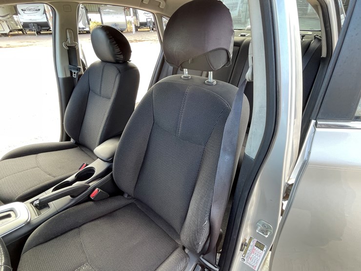 #4-•-2013-nissan-sentra-(has-nm-title)-image-71