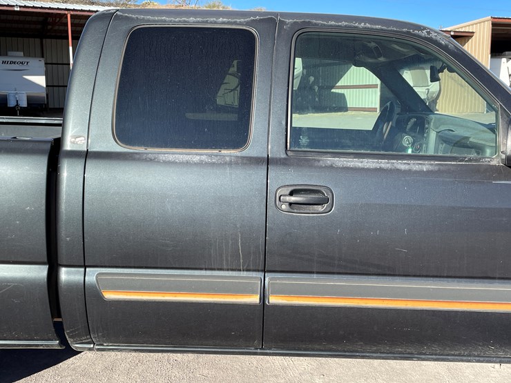 #5-•-2003-chevy-silverado-truck-(has-az-title)-image-30