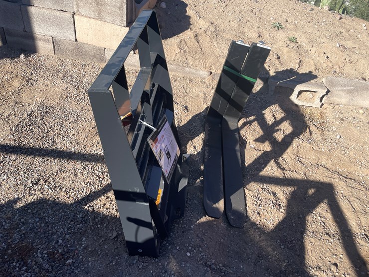 #204-•-mini-pallet-fork-image-3