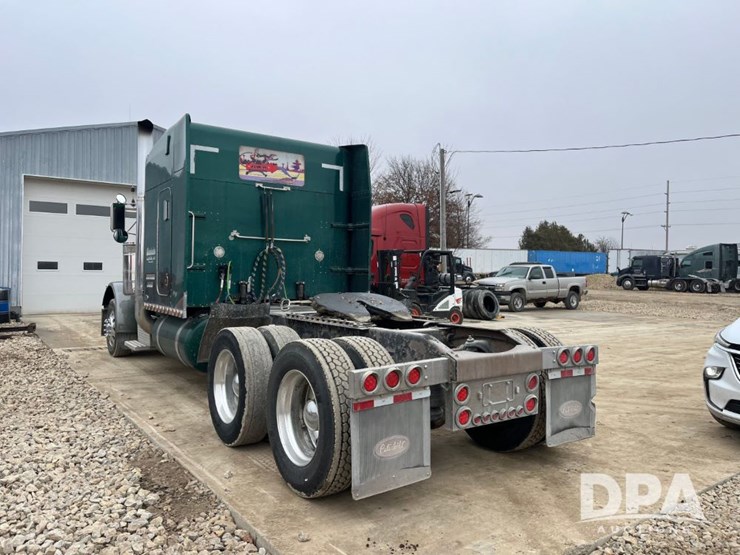 1999-peterbilt-379-image-11