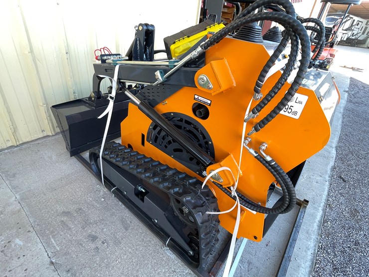 #226-•-mini-skid-steer-loader-image-12