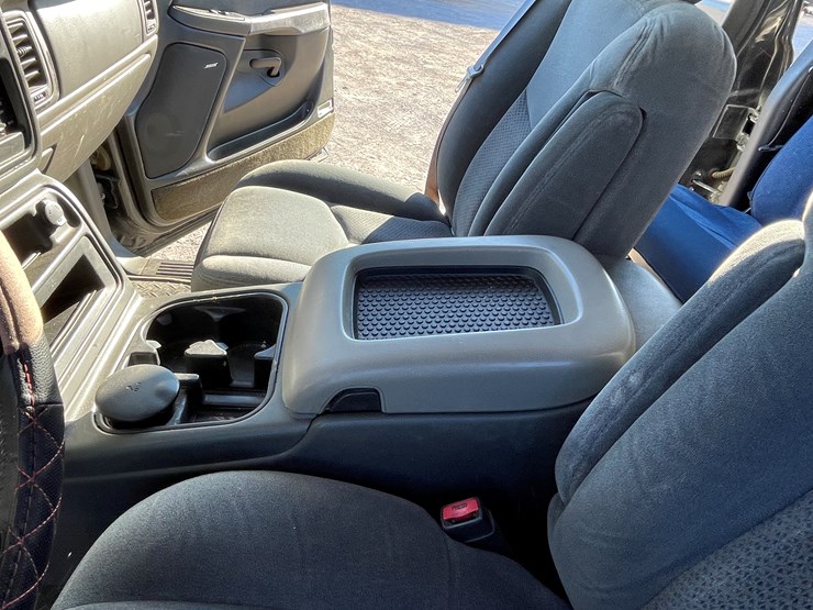 #5-•-2003-chevy-silverado-truck-(has-az-title)-image-63