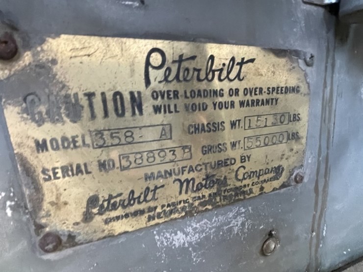 peterbilt-358-image-39