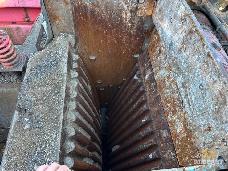 2010-sandvik-qj340-image-25