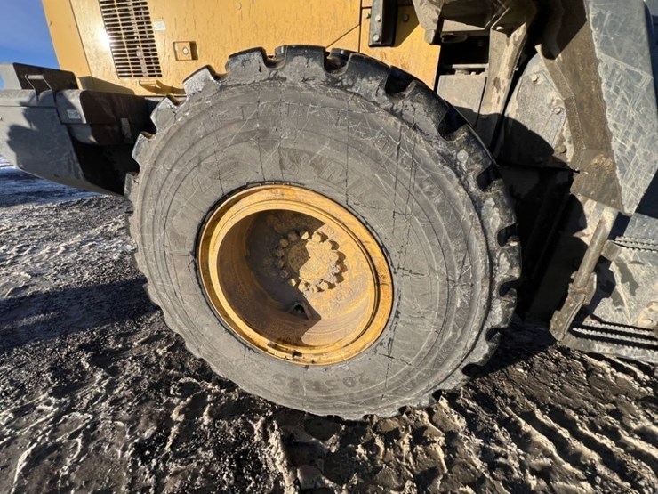 komatsu-wa320-image-9