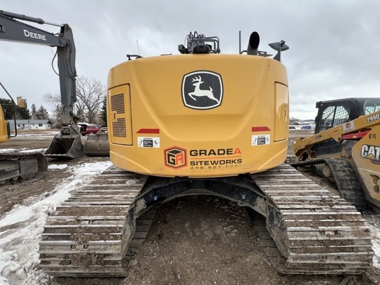 deere-245g-lc-image-4