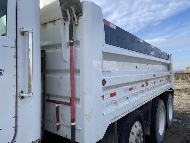 1988-peterbilt-379-image-21