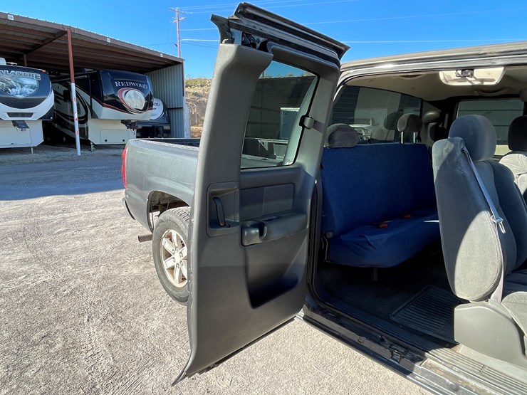 #5-•-2003-chevy-silverado-truck-(has-az-title)-image-54