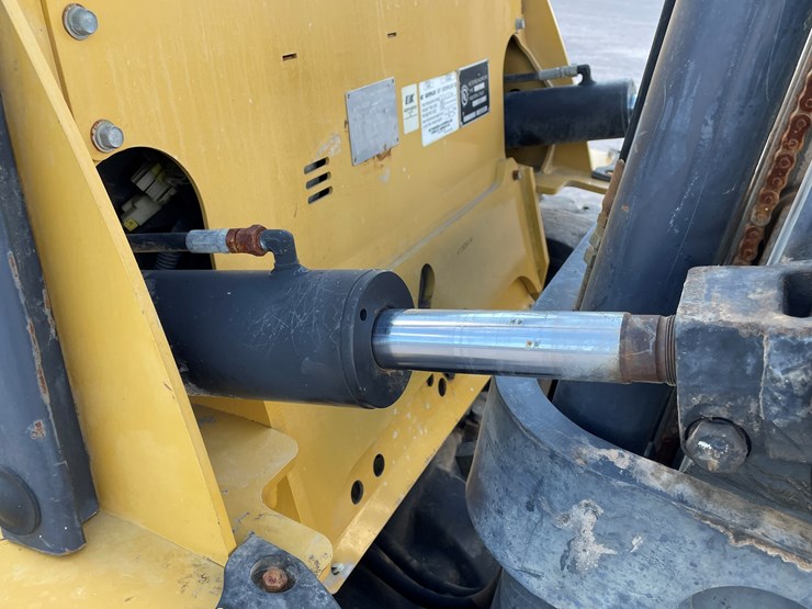 #15-•-2015-cat-forklift-image-38