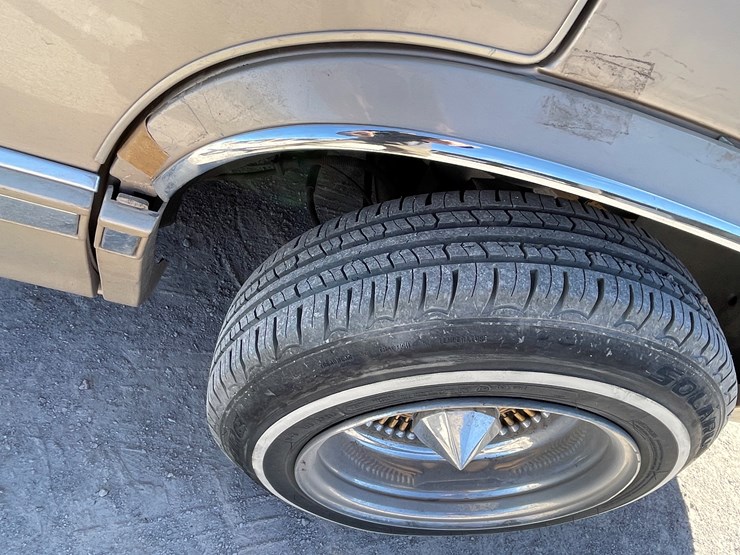 #7-•-cadillac-deville-(nm-title-in-delay)-image-10