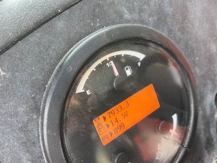 2015-jlg-g10-55a-image-40