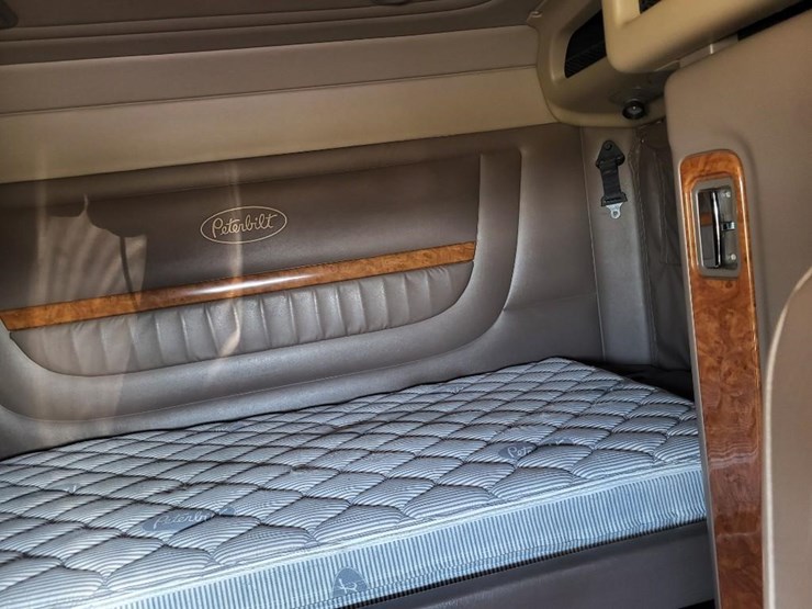 peterbilt-389-image-71