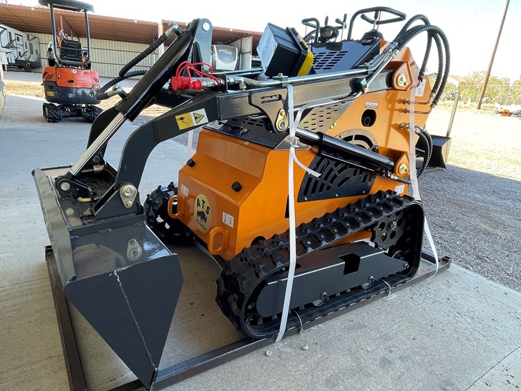 #226-•-mini-skid-steer-loader-image-1