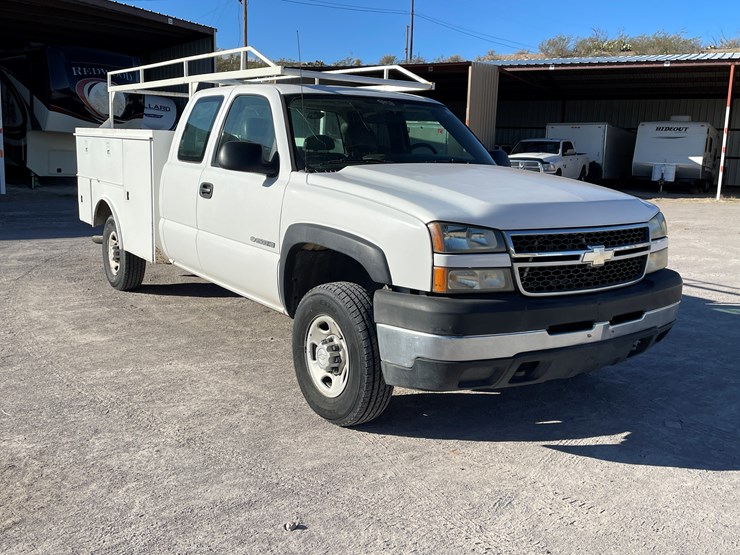 2007-chevrolet-silverado-2500-image-3