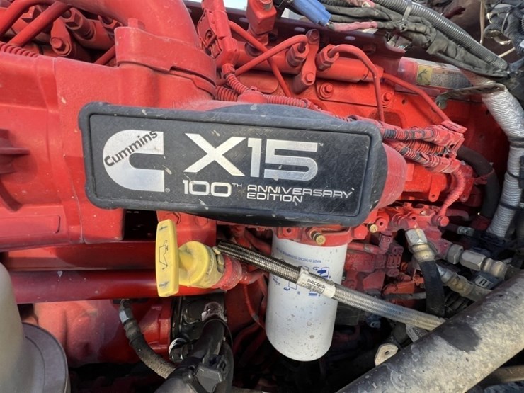 2020-peterbilt-389-image-29