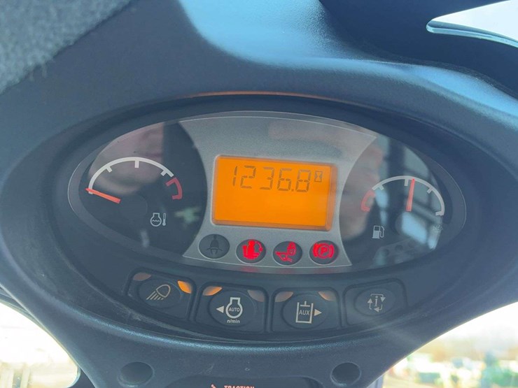 2018-bobcat-t590-image-37