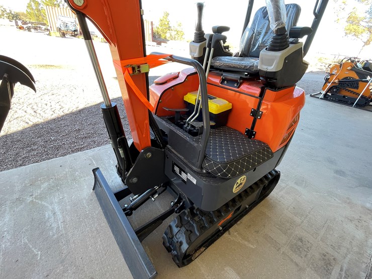 #236-•-mini-excavator-image-15