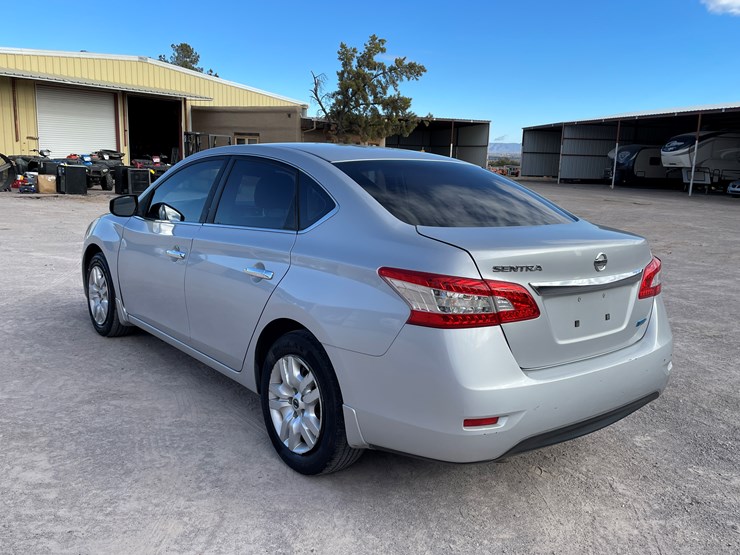 #4-•-2013-nissan-sentra-(has-nm-title)-image-7