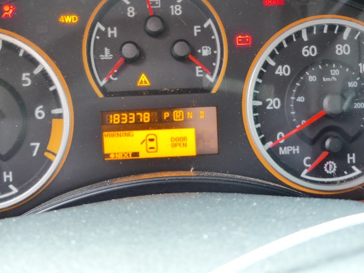 2013-nissan-titan-image-15